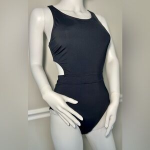 NWT Women's One Piece Cut Out Swimsuit Size Medium